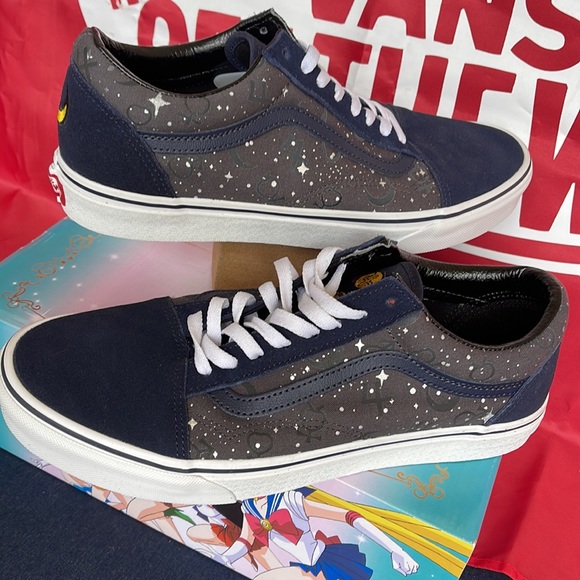 Vans Old Skool
Pretty Guardians Sailor Moon 
VNOA7Q2JJDU
Men’s sneakers - Picture 12 of 16